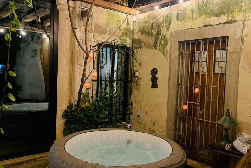 House Dzalbay Santa Lucia With Hot Tub Villa Merida Ngoại thất bức ảnh